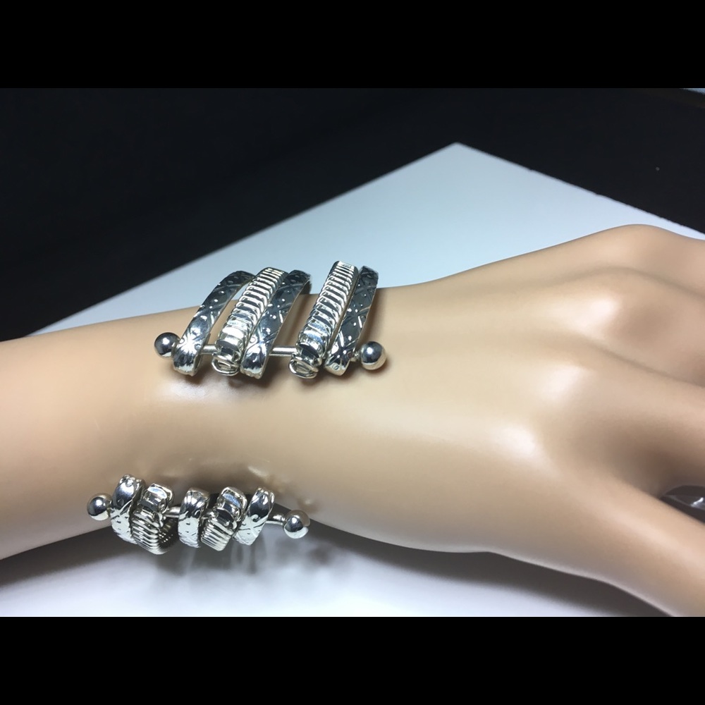 Jewelry - Picture 4 of 6
